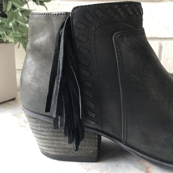 Clarks Gelata Flora Black Fringe Ankle Boots Leather Women's Size 8.5 - Picture 9 of 12